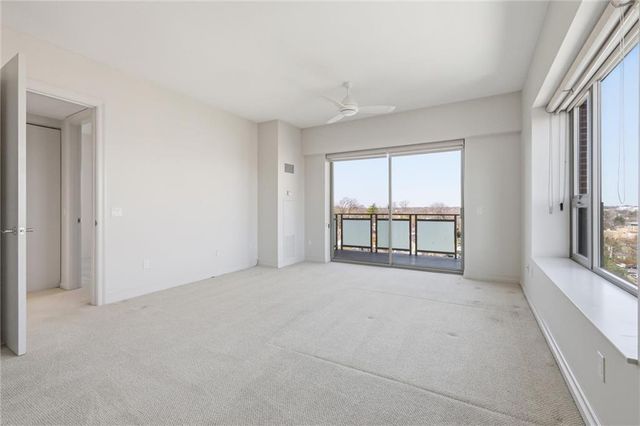 4950 Central Street 702, Kansas City, MO 64112