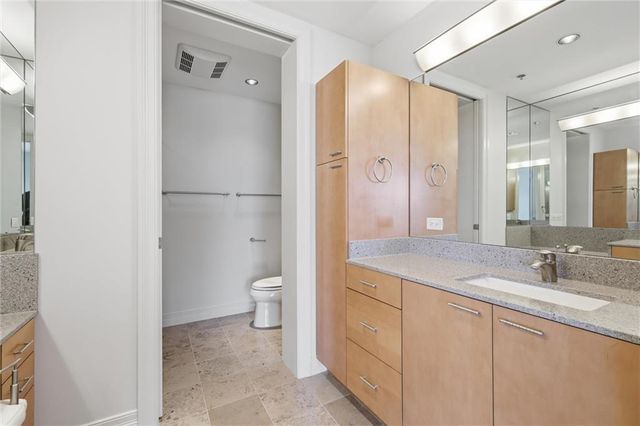 4950 Central Street 702, Kansas City, MO 64112