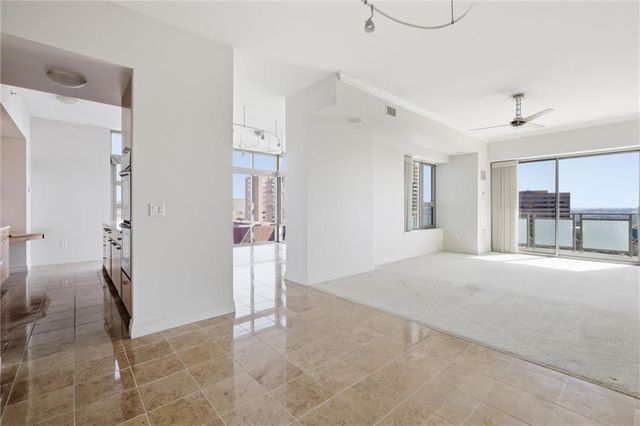 4950 Central Street 702, Kansas City, MO 64112