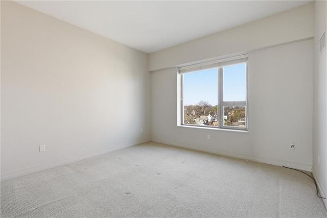 4950 Central Street 702, Kansas City, MO 64112