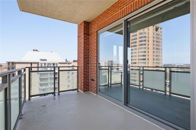 4950 Central Street 702, Kansas City, MO 64112