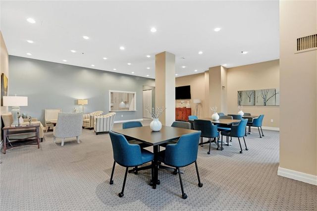 4950 Central Street 702, Kansas City, MO 64112