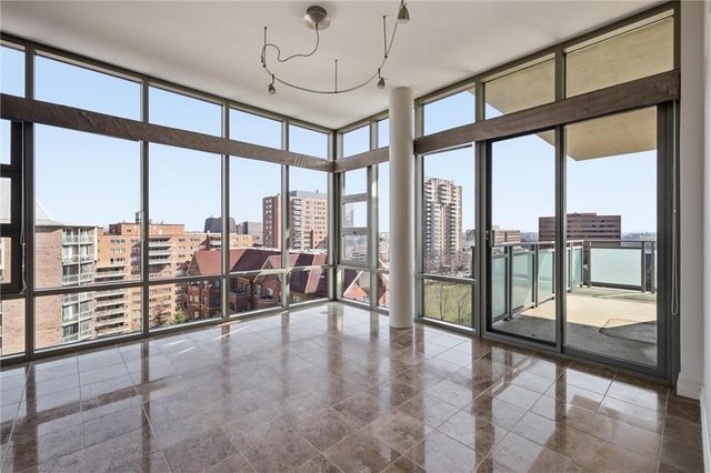 4950 Central Street 702, Kansas City, MO 64112