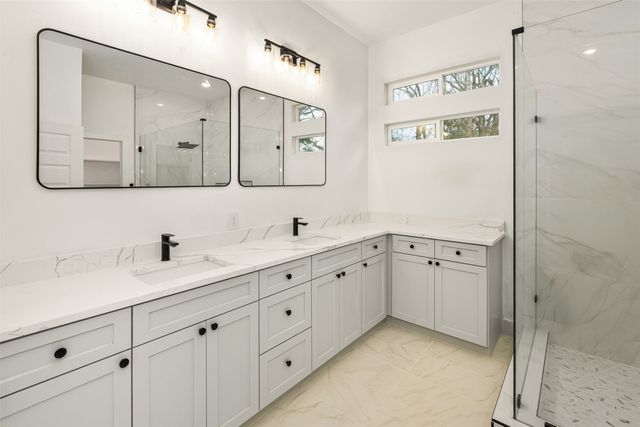 102 Channelview, Trinidad, TX 75163