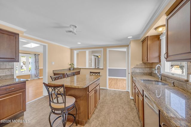 3 Brookview Lane, Manalapan, NJ 07726