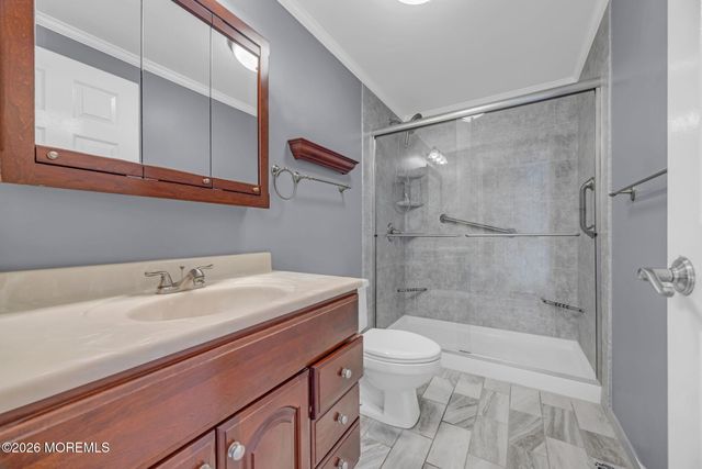 3 Brookview Lane, Manalapan, NJ 07726