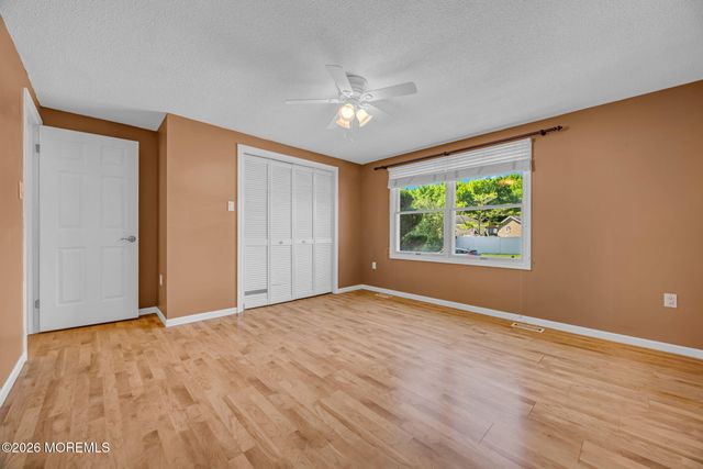 3 Brookview Lane, Manalapan, NJ 07726