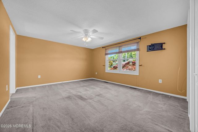 3 Brookview Lane, Manalapan, NJ 07726