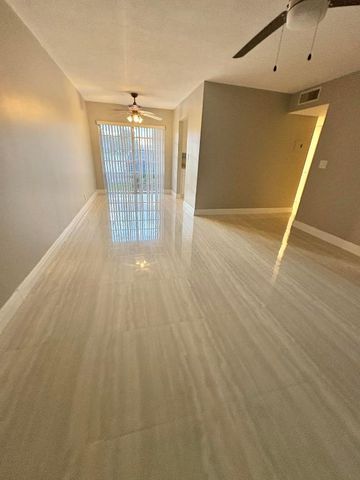 26 Golfs Edge A, West Palm Beach, FL 33417