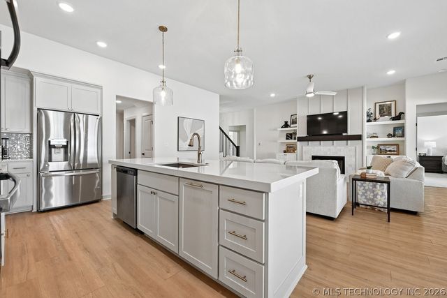 1617 N 72nd Street, Broken Arrow, OK 74014