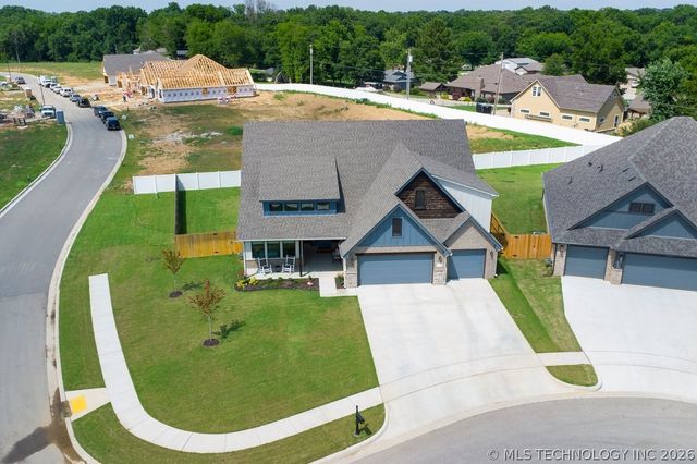1617 N 72nd Street, Broken Arrow, OK 74014