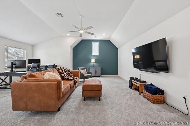 1617 N 72nd Street, Broken Arrow, OK 74014