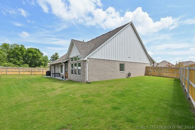 1617 N 72nd Street, Broken Arrow, OK 74014