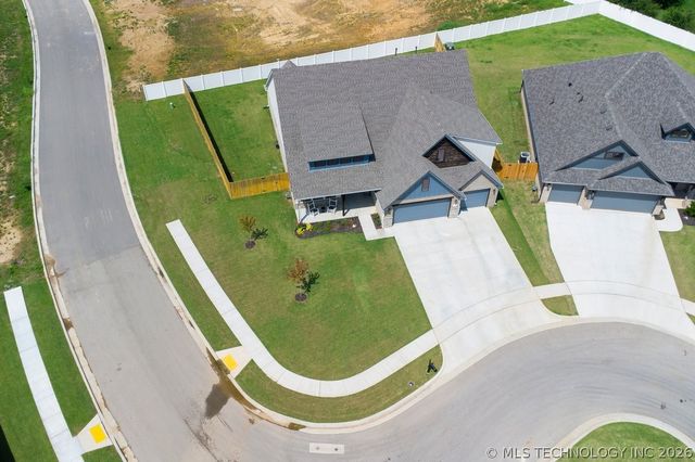 1617 N 72nd Street, Broken Arrow, OK 74014