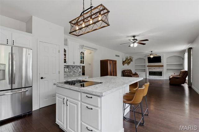 21762 Country Life Acres, Warrenton, MO 63383