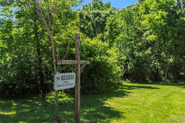 21762 Country Life Acres, Warrenton, MO 63383
