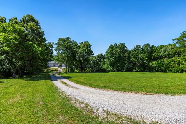 21762 Country Life Acres, Warrenton, MO 63383