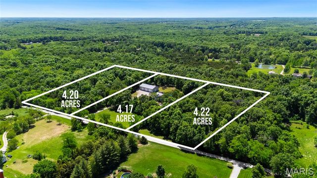 21762 Country Life Acres, Warrenton, MO 63383