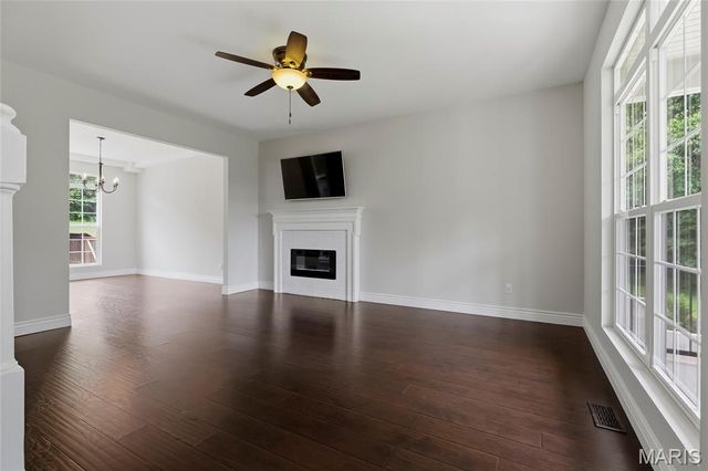 21762 Country Life Acres, Warrenton, MO 63383