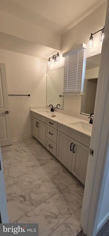 19714 MISTY MOSS SQ, Ashburn, VA 20147