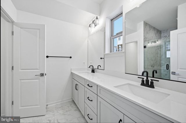 19714 MISTY MOSS SQ, Ashburn, VA 20147
