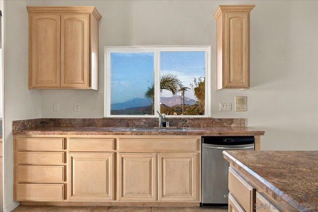 800 Alta Lane, El Cajon, CA 92021