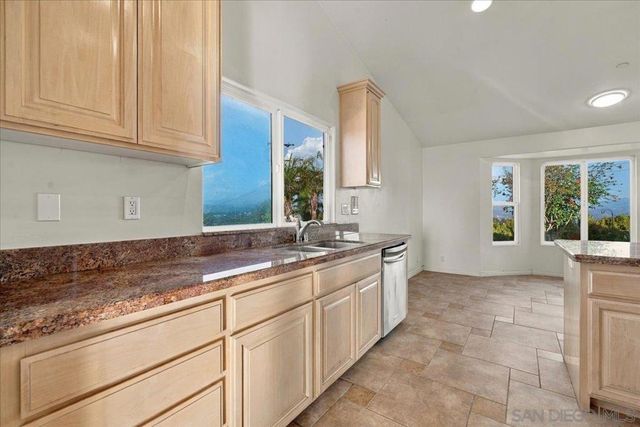 800 Alta Lane, El Cajon, CA 92021