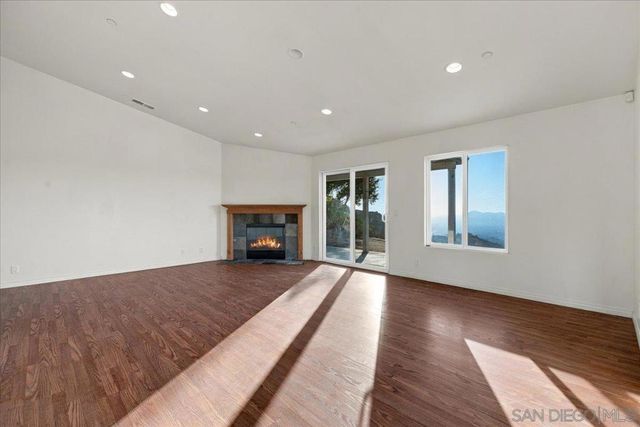 800 Alta Lane, El Cajon, CA 92021