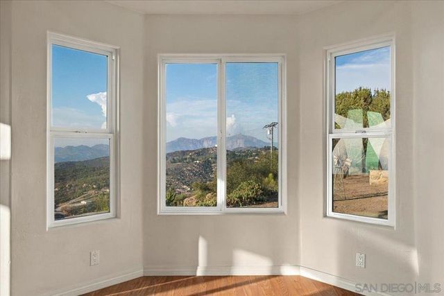 800 Alta Lane, El Cajon, CA 92021