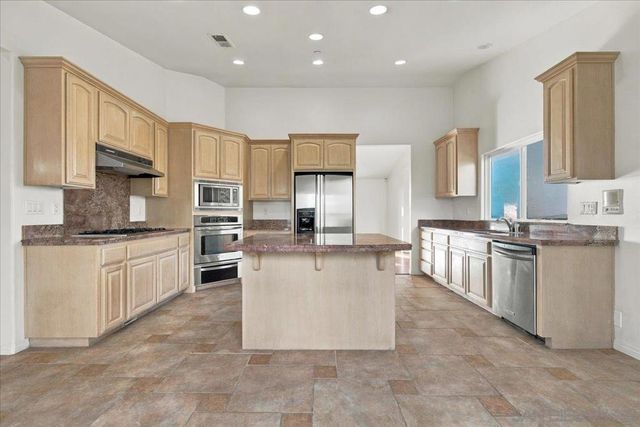 800 Alta Lane, El Cajon, CA 92021