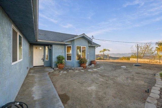 800 Alta Lane, El Cajon, CA 92021
