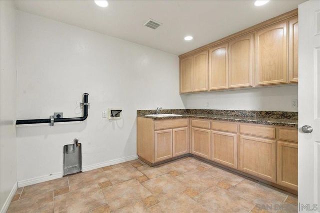 800 Alta Lane, El Cajon, CA 92021
