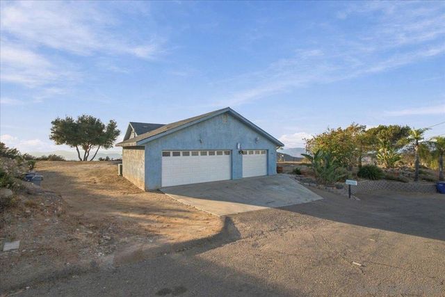800 Alta Lane, El Cajon, CA 92021