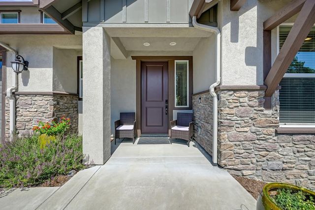 504 Chase Ct, Colfax, CA 95713