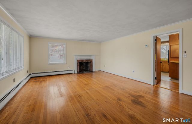 4 Champlin Hill Court, East Lyme, CT 06357