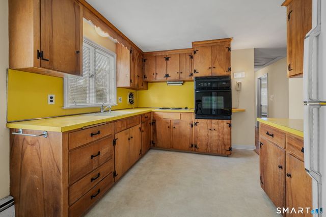 4 Champlin Hill Court, East Lyme, CT 06357