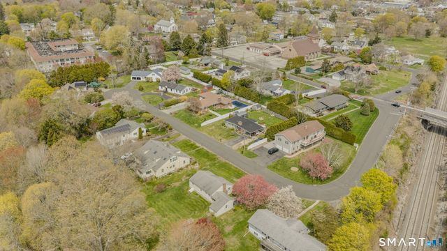 4 Champlin Hill Court, East Lyme, CT 06357