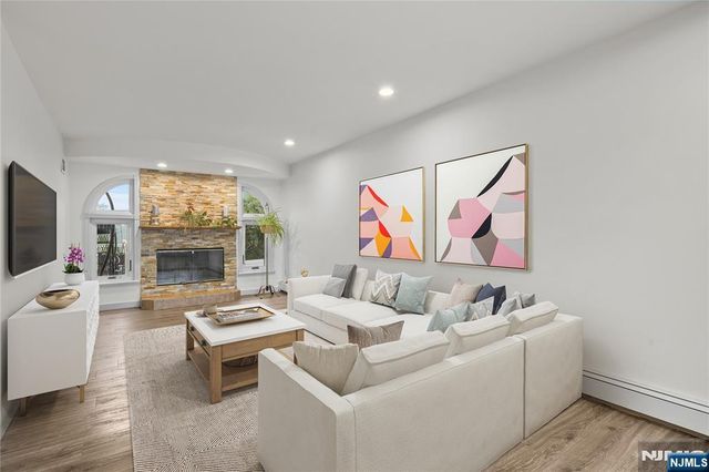 6 Tyler Court, Clifton, NJ 07012
