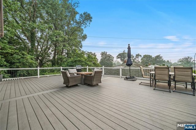 6 Tyler Court, Clifton, NJ 07012