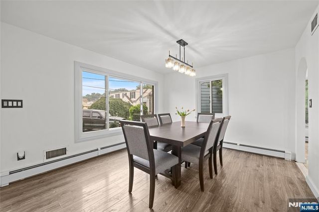 6 Tyler Court, Clifton, NJ 07012