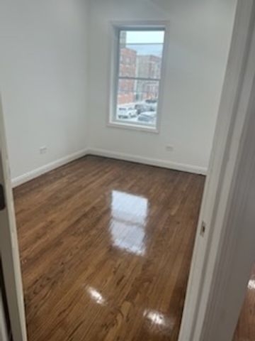 6600 S Artesian Avenue, Chicago, IL 60629