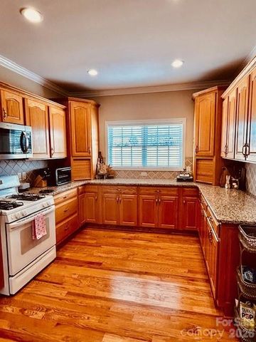 69 Isaac Creek Drive 22, Hickory, NC 28601