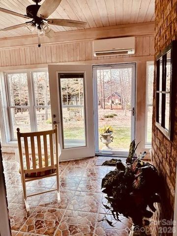 69 Isaac Creek Drive 22, Hickory, NC 28601