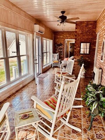 69 Isaac Creek Drive 22, Hickory, NC 28601