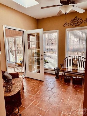 69 Isaac Creek Drive 22, Hickory, NC 28601