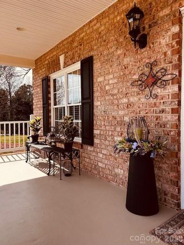 69 Isaac Creek Drive 22, Hickory, NC 28601