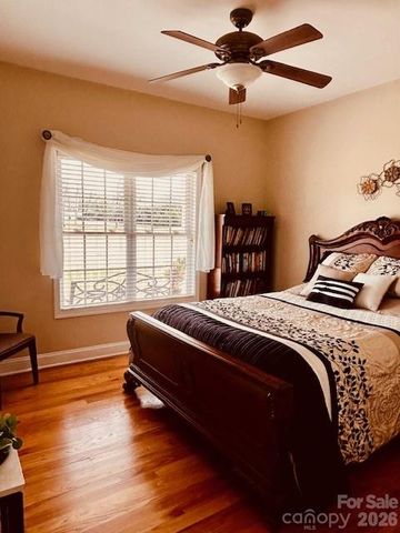 69 Isaac Creek Drive 22, Hickory, NC 28601