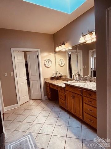 69 Isaac Creek Drive 22, Hickory, NC 28601