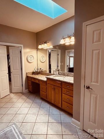 69 Isaac Creek Drive 22, Hickory, NC 28601