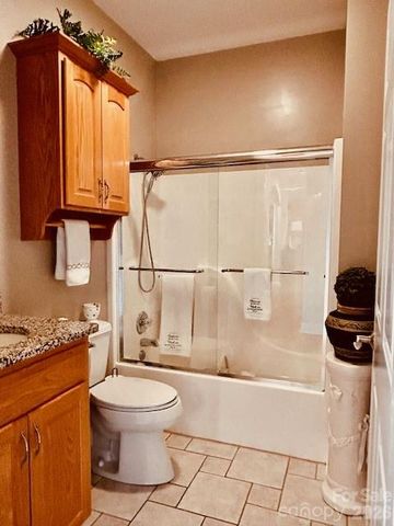 69 Isaac Creek Drive 22, Hickory, NC 28601